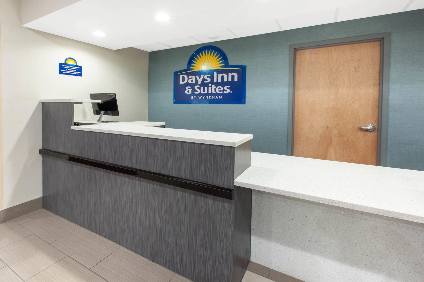 Days Inn & Suites By Wyndham Grand Rapids Near Downtown Wyoming Exterior photo