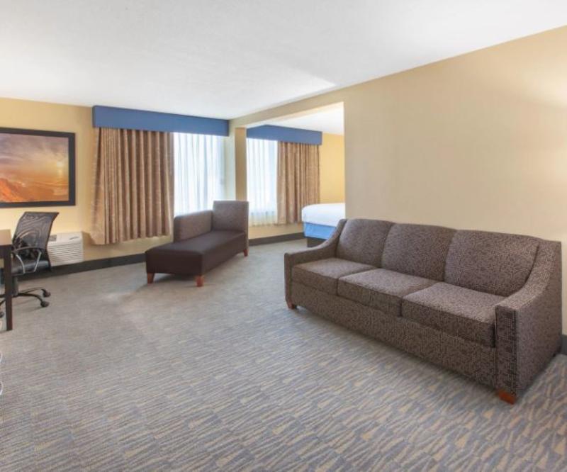 Days Inn & Suites By Wyndham Grand Rapids Near Downtown Wyoming Exterior photo